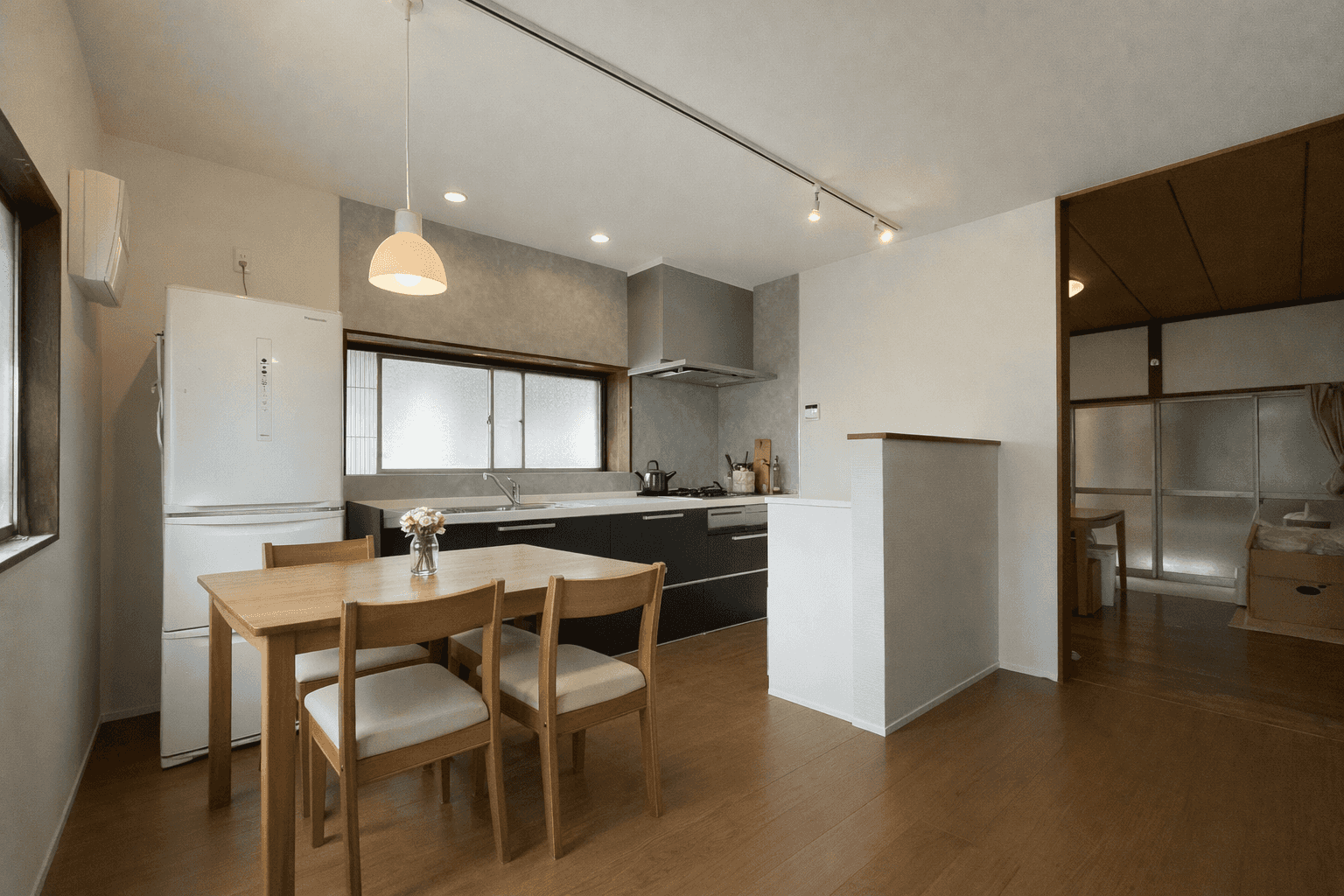 親のリフォーム・家事を楽にするキッチン・× 平塚市