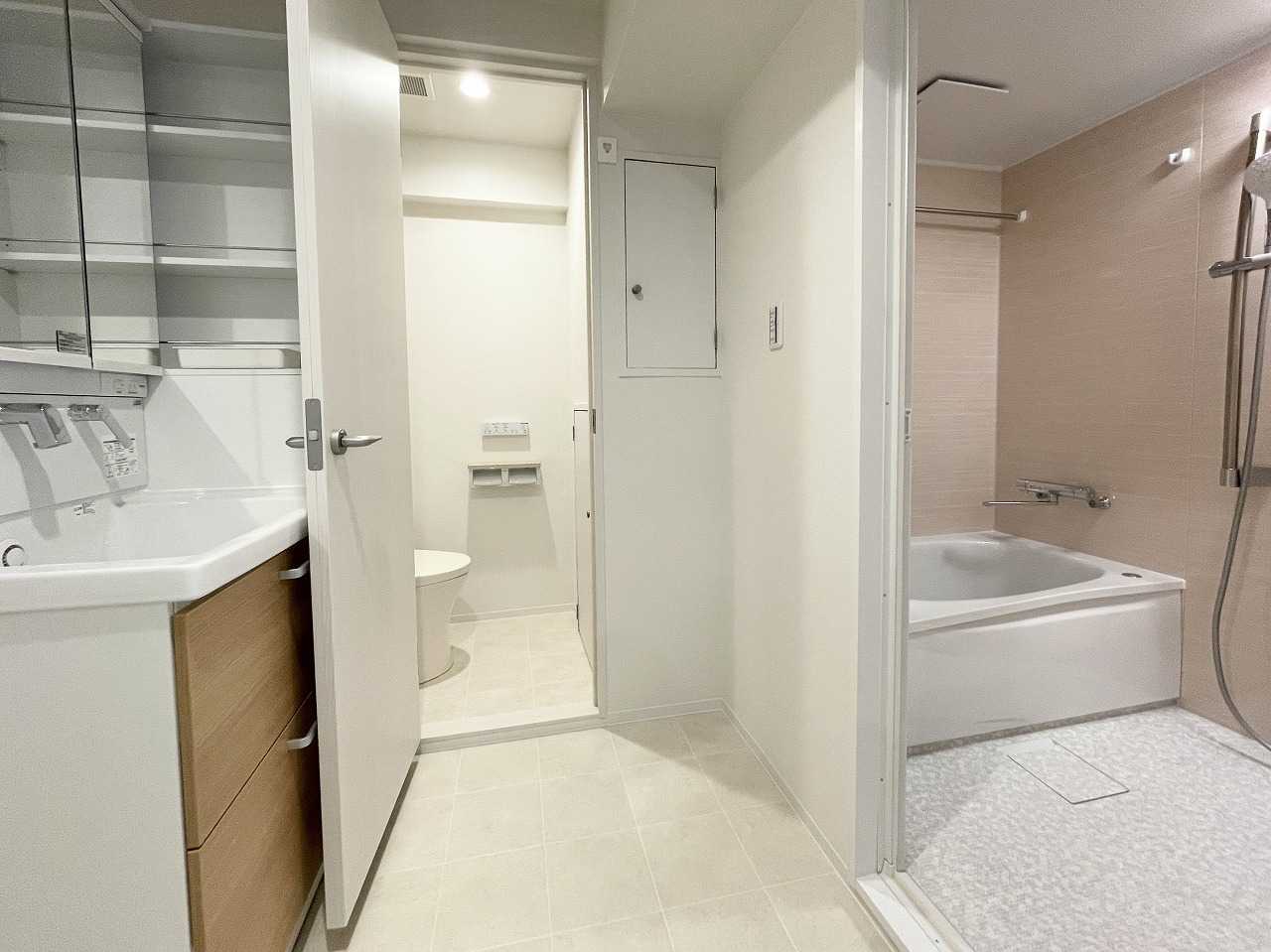 白とナラが織りなす心地よさ──中古マンションリフォーム× 平塚市